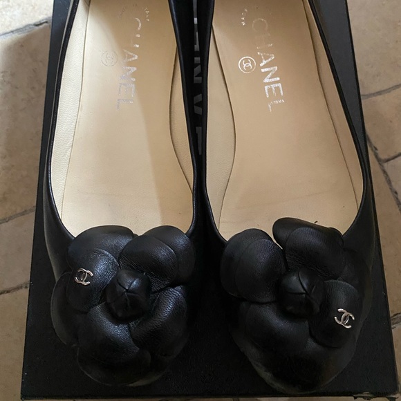 chanel camellia flat shoes